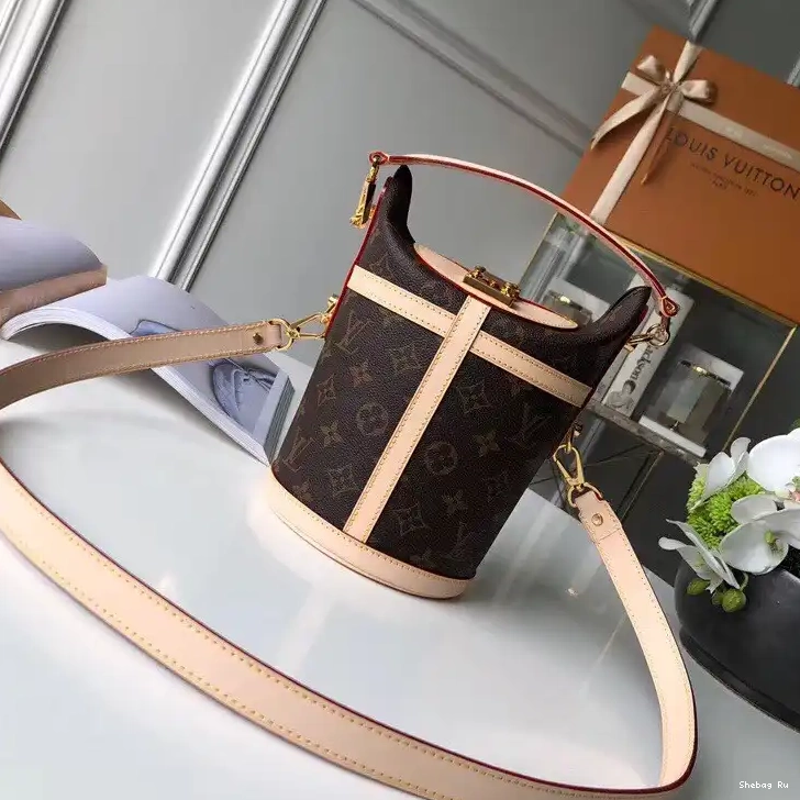 Louis Vuitton Duffle 0624